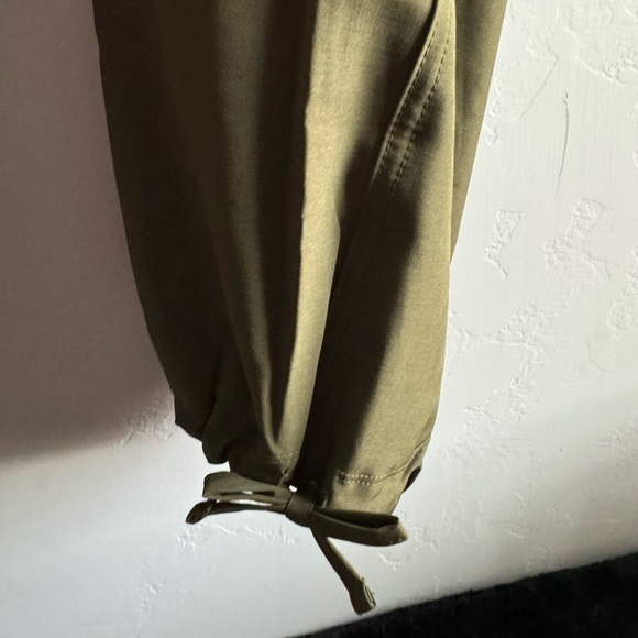 Old Navy - Quick Dry Cargo Pants - Picture 5 of 9